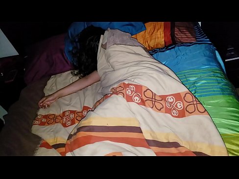❤️ Ögey oğul gənc ögey anası yatarkən onu təhqir edir. ❤❌ Keyfiyyətli seks pornoda az.mailkassa.ru